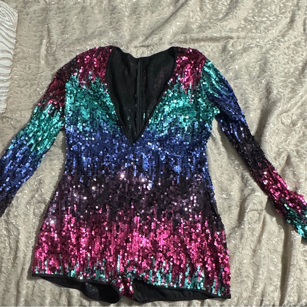 Long sleeves sequence shorts romper